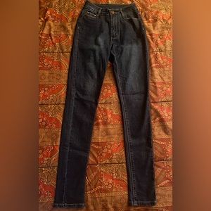 U.W.J (Fashion Nova) Jeans size 3/4 Dark blue